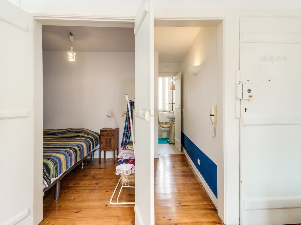 Apartamento T1 em Alfama para arrendamento - Image 9