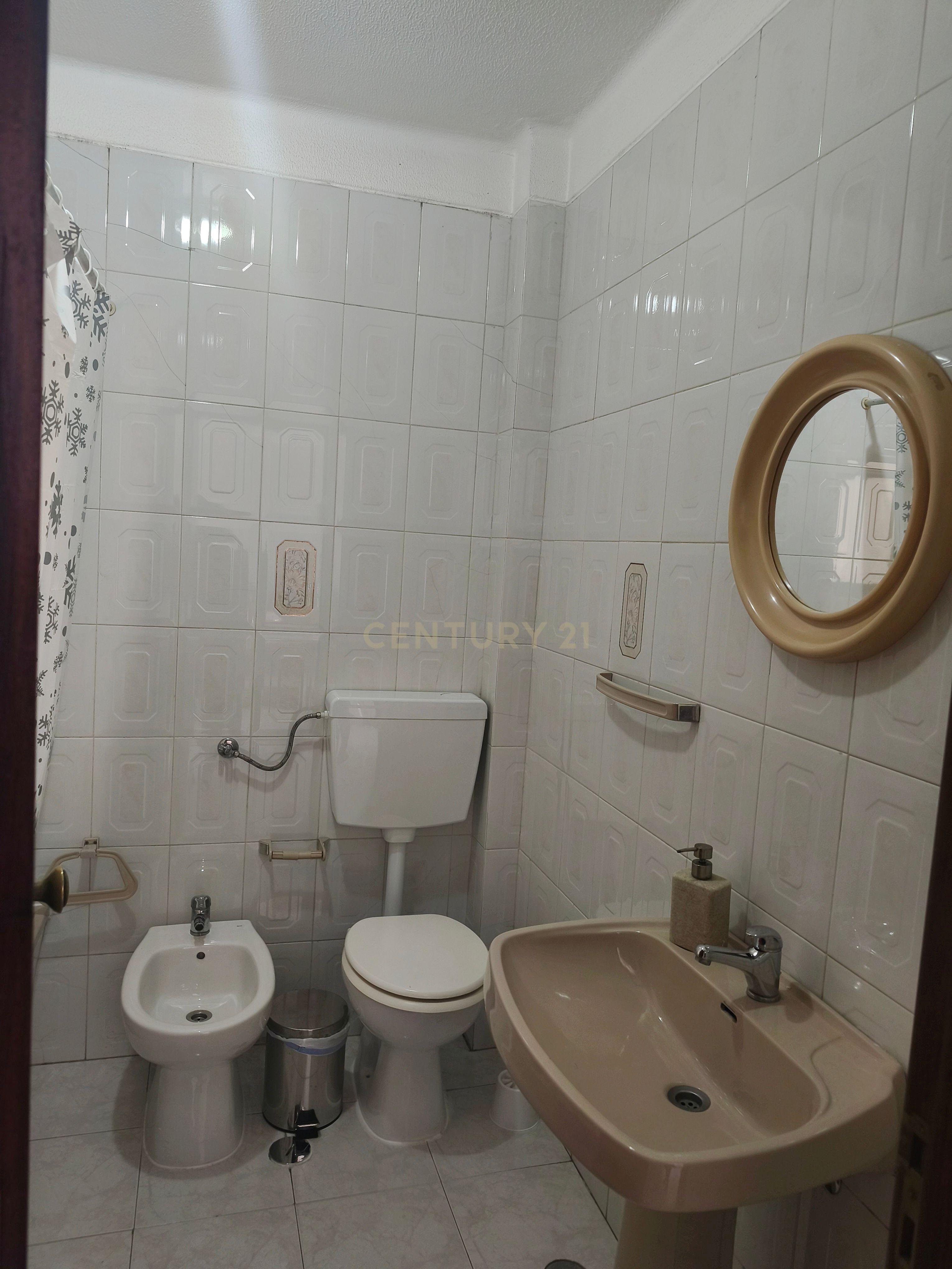 Fotografia 12 de Apartamento TI com garagem  em Quarteira para Arrendamento