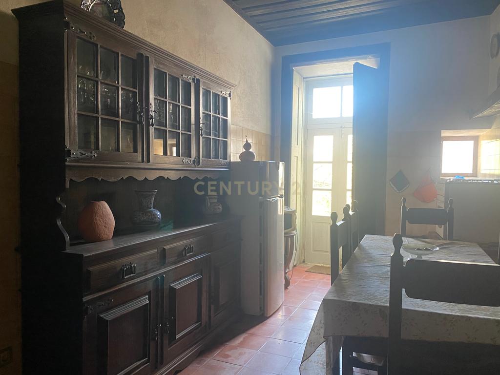Casas Senhoriais Início Sec XIX + Terreno 4100m2 | 20 minutos de Coimbra - Image 16