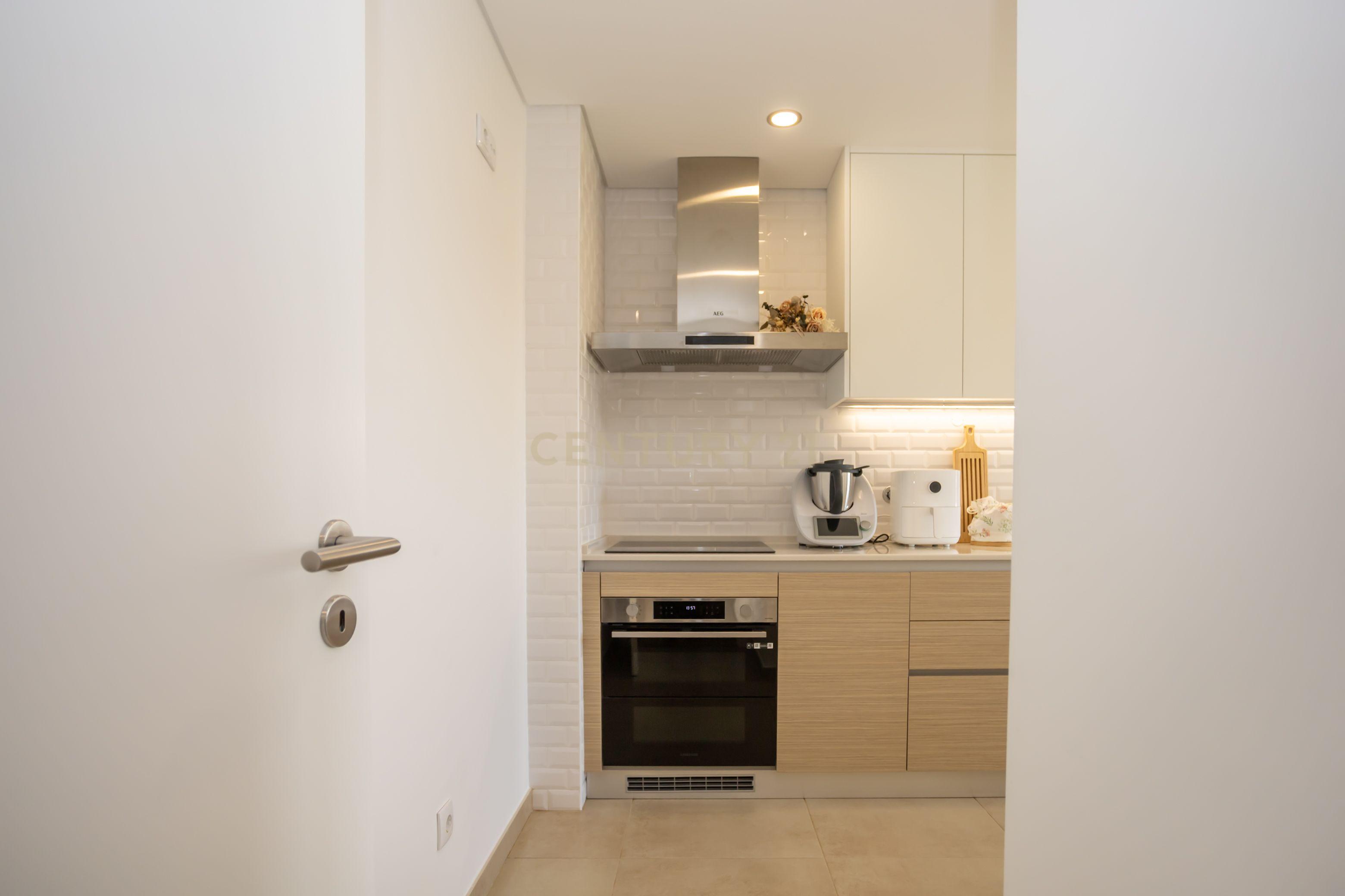 Apartamento T3 Remodelado | Bairro Novo | Seixal - Image 1