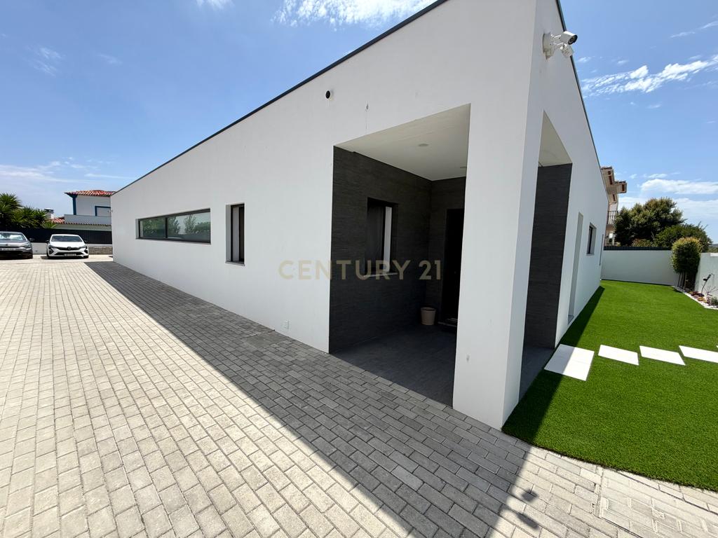 Moradia V3 com piscina em Palmela - Image 39