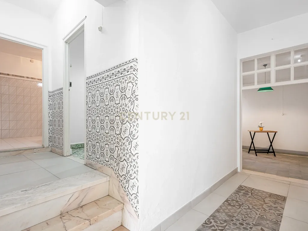 APARTAMENTO T2+1 COM 2 LOGRADOUROS NO CORAÇÃO DE BORBA - Image 7