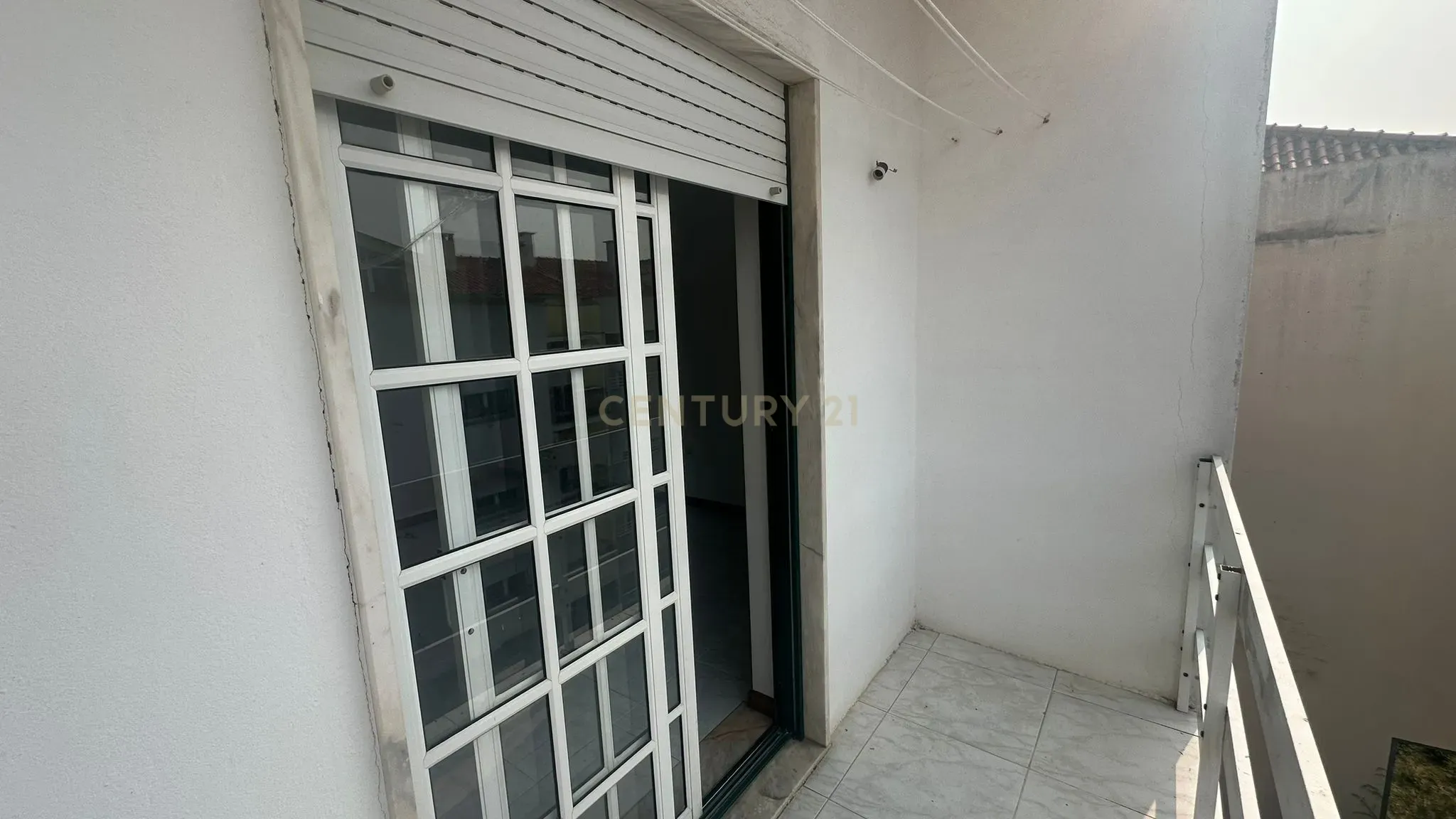 Apartamento T2 com Varanda, na Quinta do Conde - Image 16