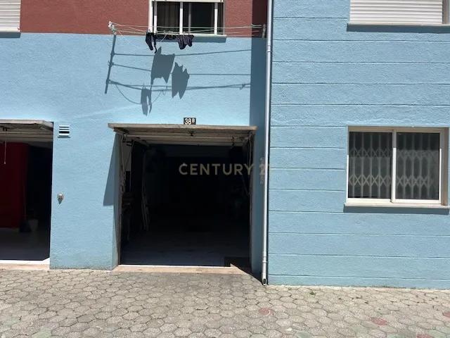 Garagem/Armazém para Venda 90m² com WC e Extração de Fumos - Image 7