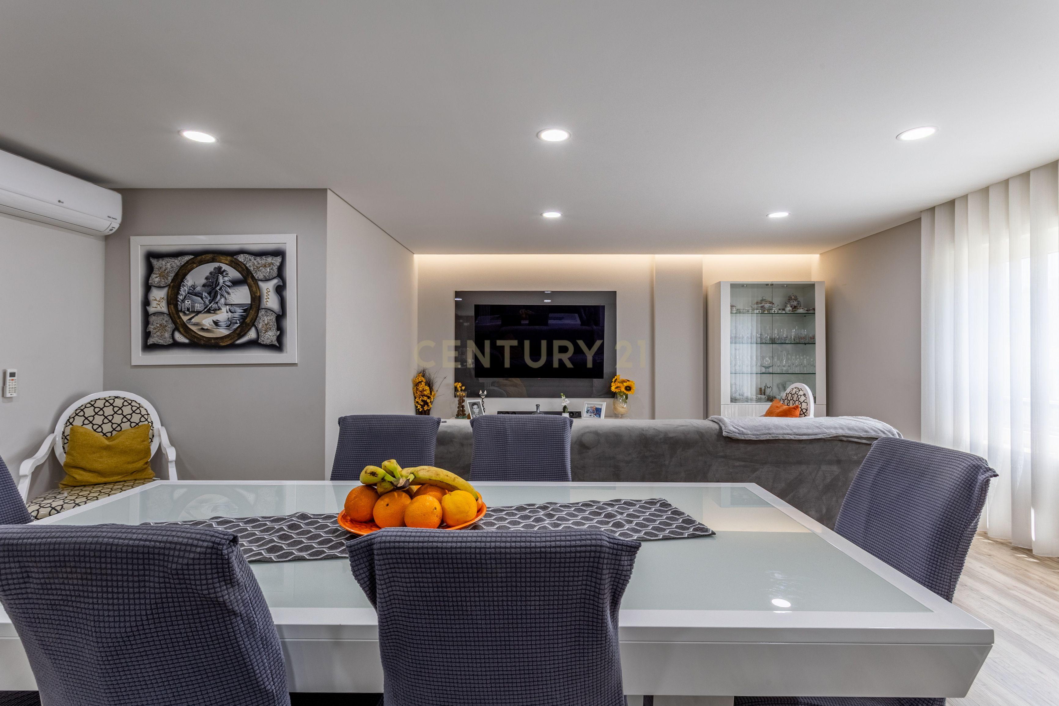 Fotografia 12 de Moderno Apartamento T4 no Carregado em condomínio fechado