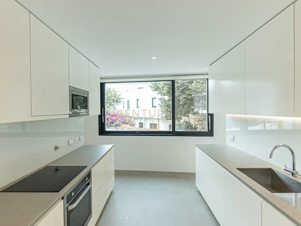 Apartamento T2 com 149 m2 - Centro Histórico de Matosinhos - Image 9