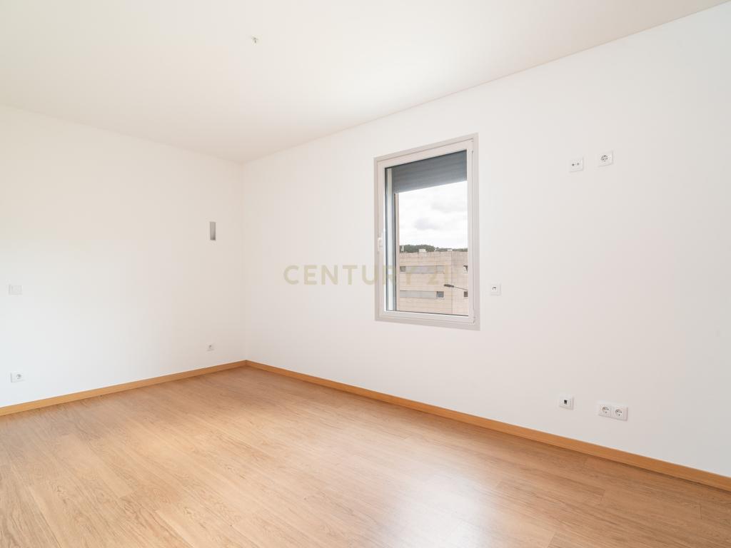 Apartamento T1 com garagem, Olivais, Coimbra - Image 11