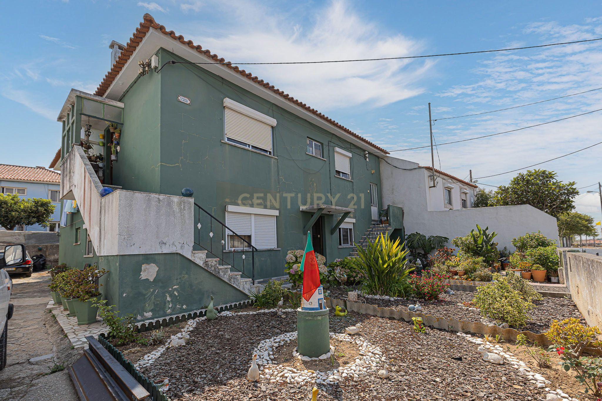 Fotografia 3 de Apartamento T2 parcialmente renovado — Porto Salvo