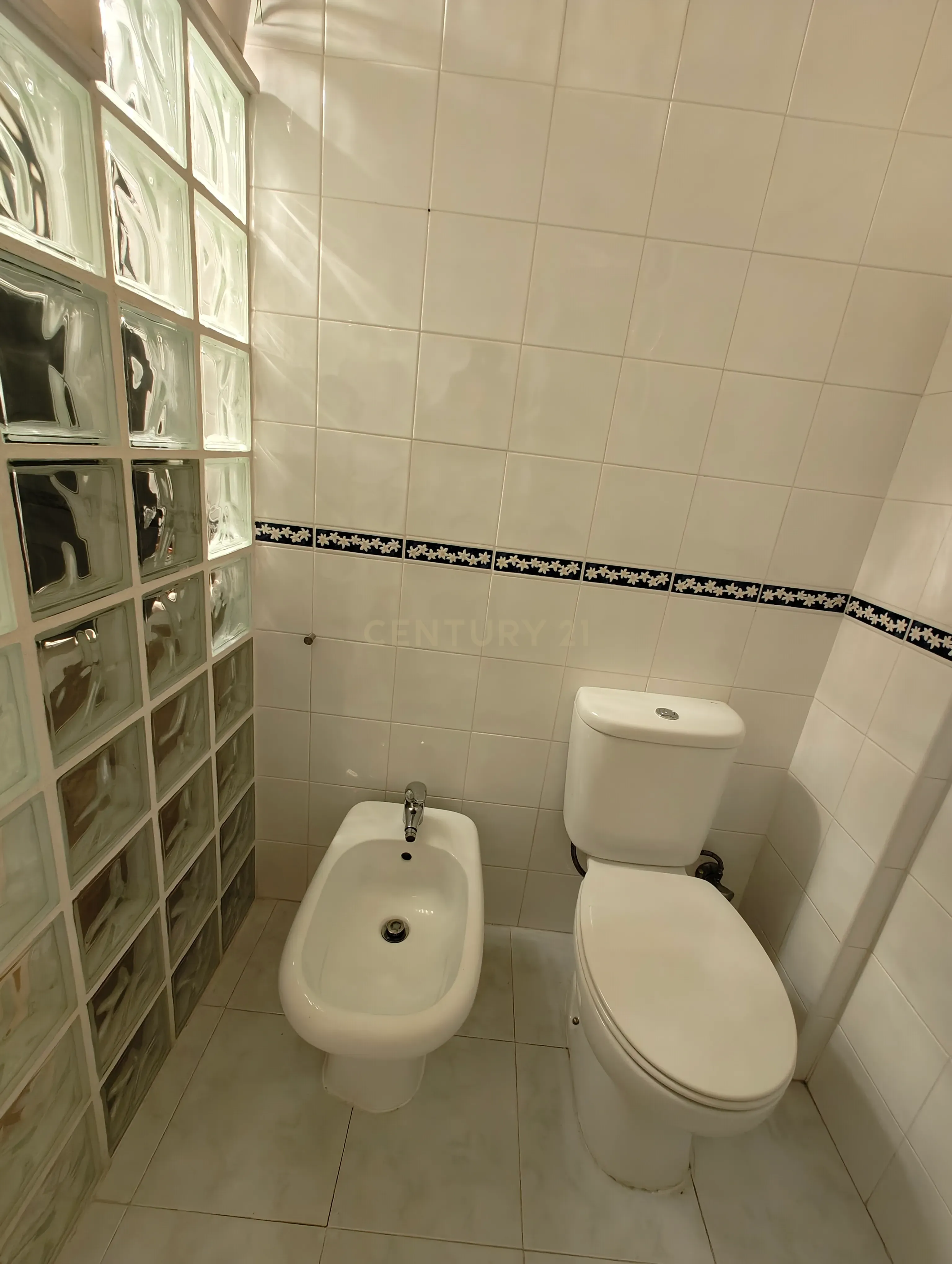 Apartamento duplex T3 + 2 em Queluz - Image 35