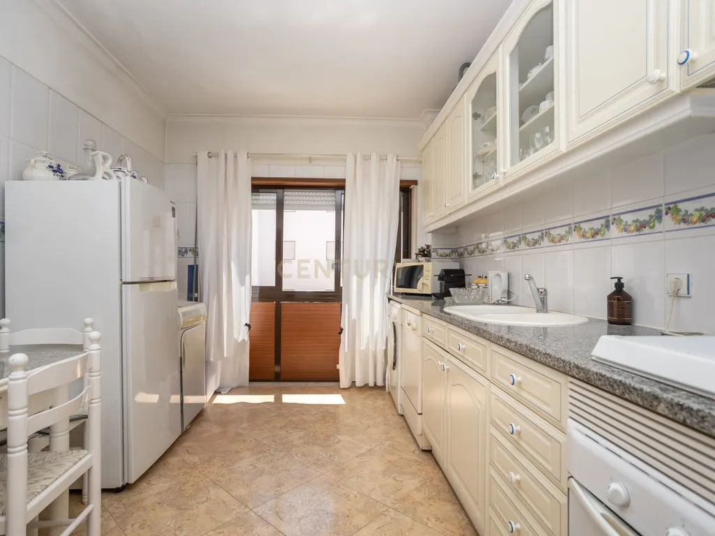 Quinta do Conde/ Cova dos Vidros - Apartamento de 4 assoalhadas inserido num º 1º andar - Image 7