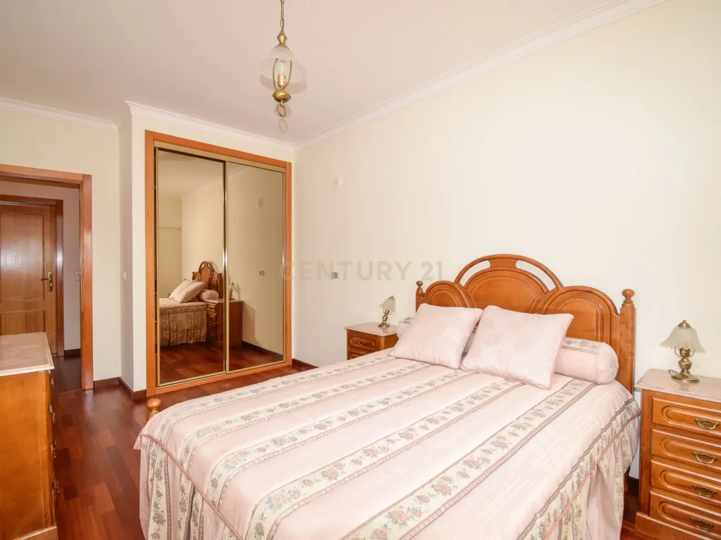 Apartamento T3 em Loures com Garagem - Image 23