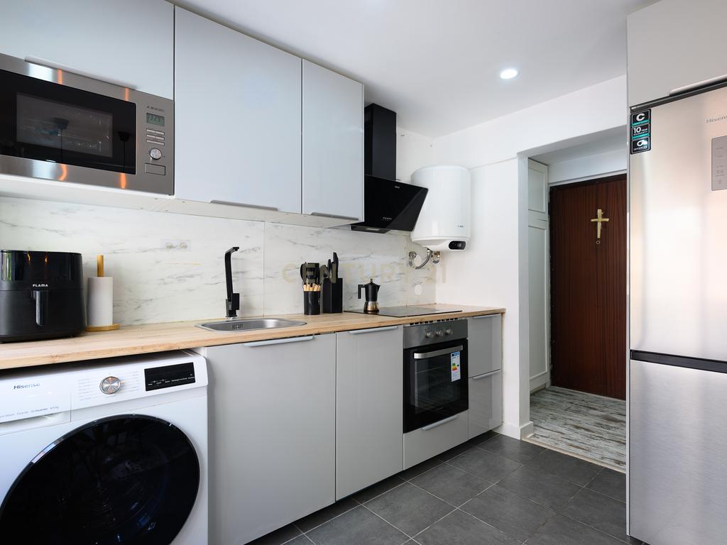 Apartamento T2 Remodelado | Charneca de Caparica - Image 3