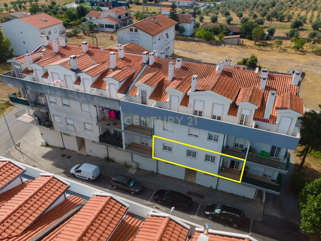Moderno T1 em Lousã, quase novo e pronto a habitar - Image 1