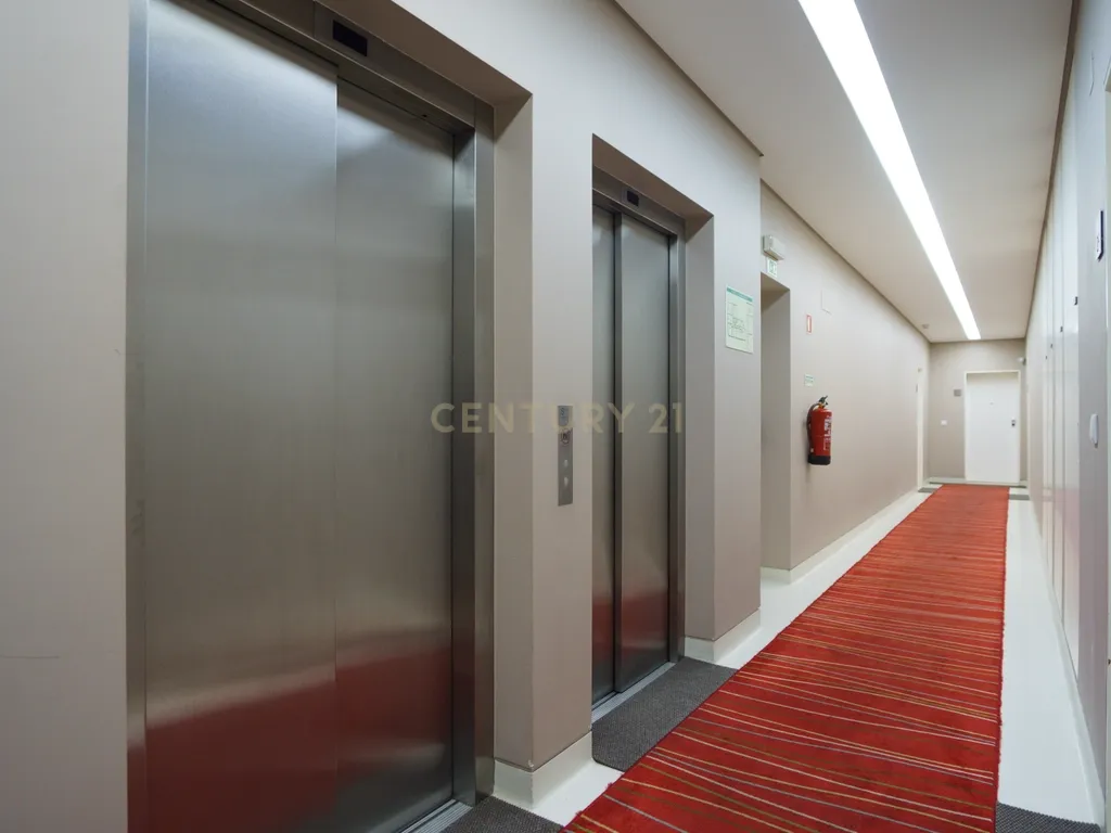 Apartamento T1 na Avenida Praia da Vitória, Saldanha - Image 17