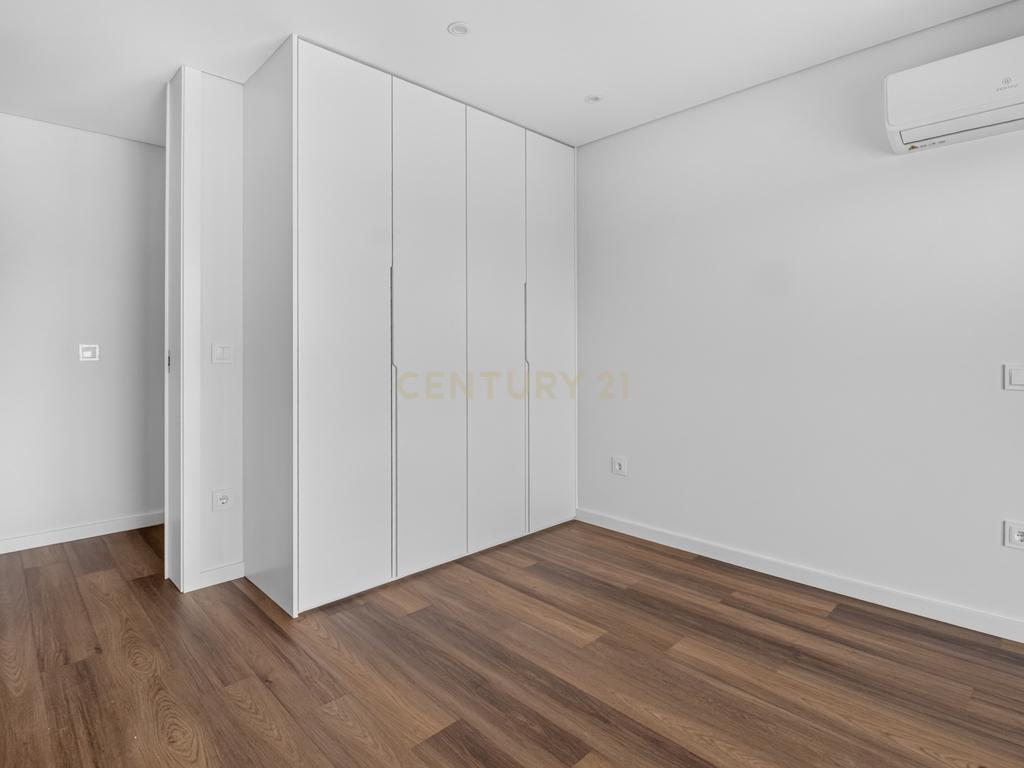 T3 Novo em Ferreiros, Braga | Suíte e 2 Quartos com Closet e Varanda Panorâmica - Image 8
