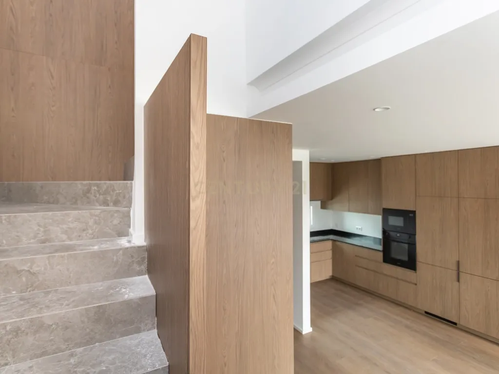 Mais que uma casa é um refugio de conforto e elegância ! - Image 25
