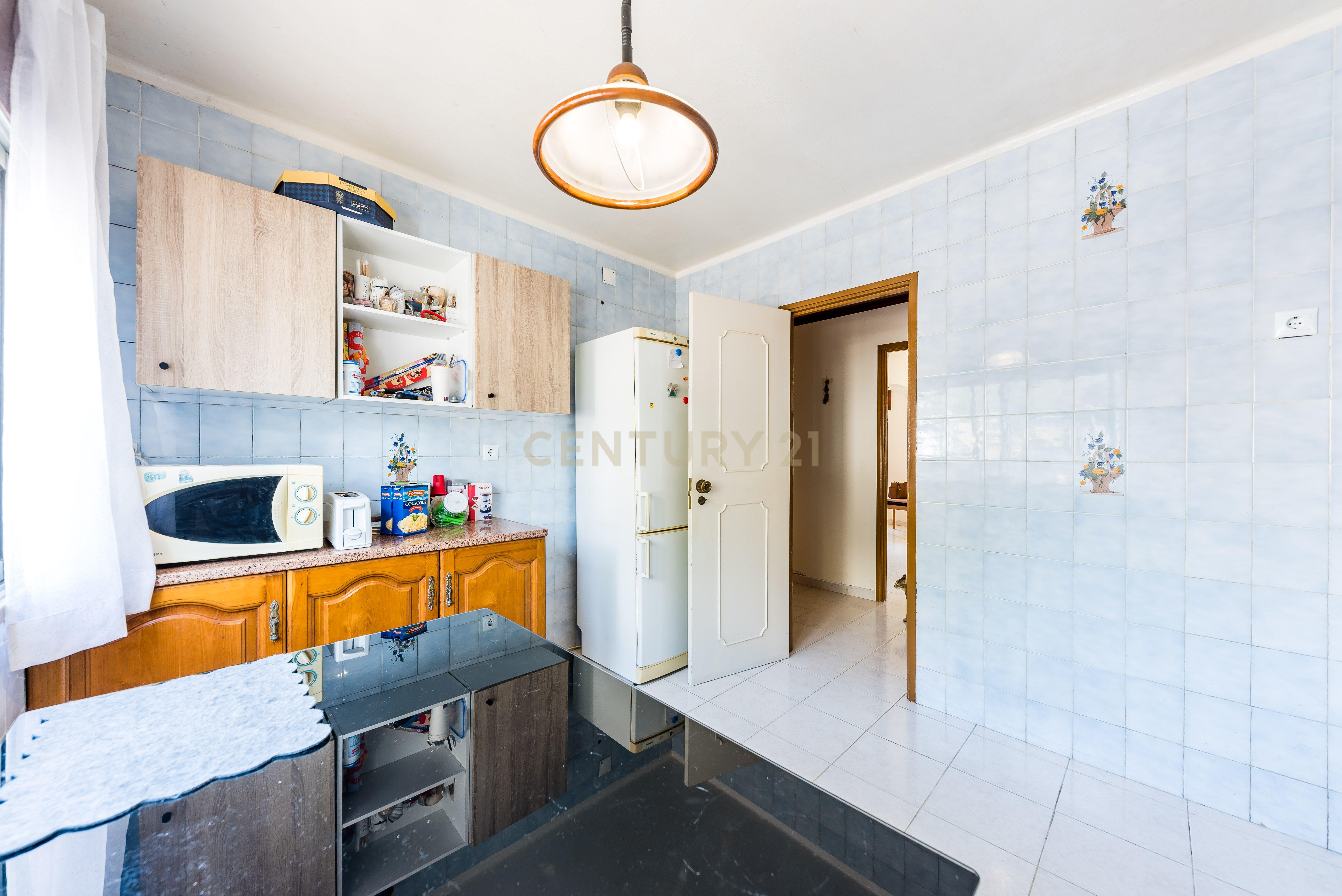 Fotografia 12 de Apartamento T4 convertido em T3 | Mira-Sintra