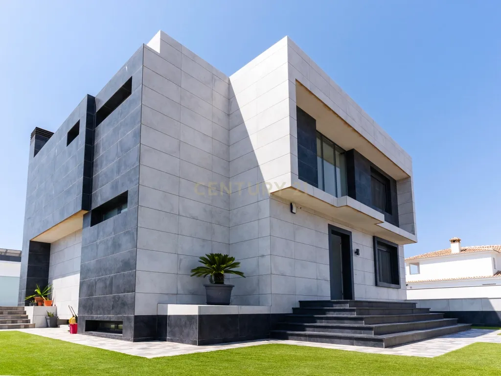 Luxuosa Moradia T4 com Vista Mar e Piscina em Almería - Image 77