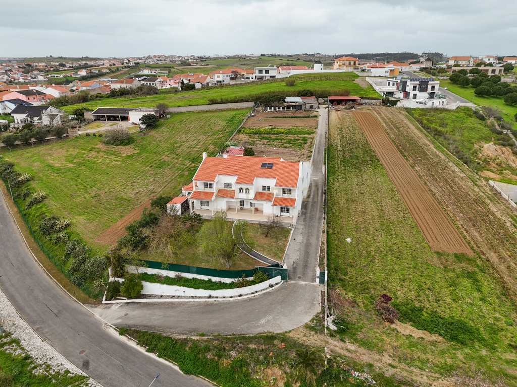 Moradia T5 na Gondruzeira-Ponte de Rol, Torres Vedras - Image 5