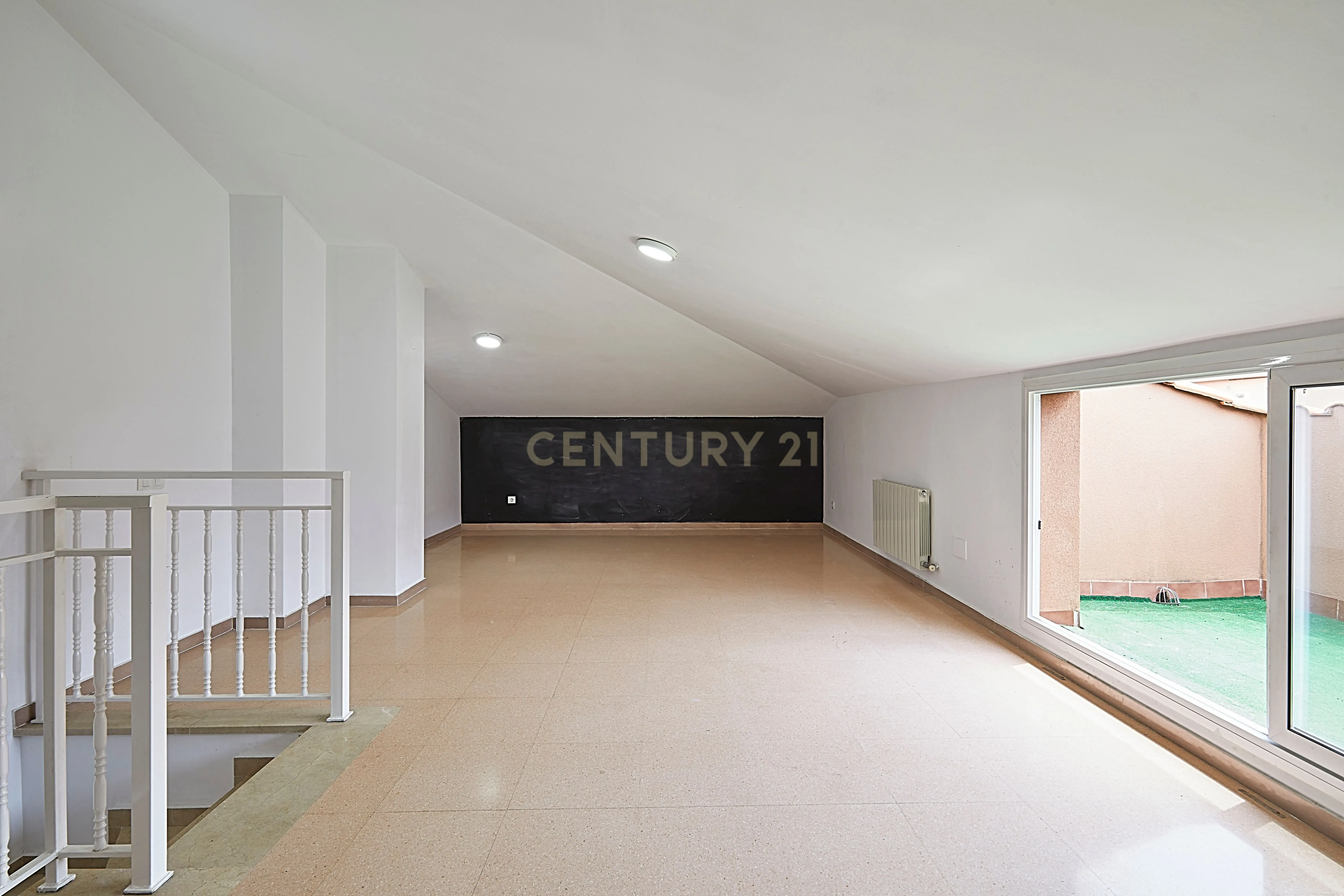 - Image 10