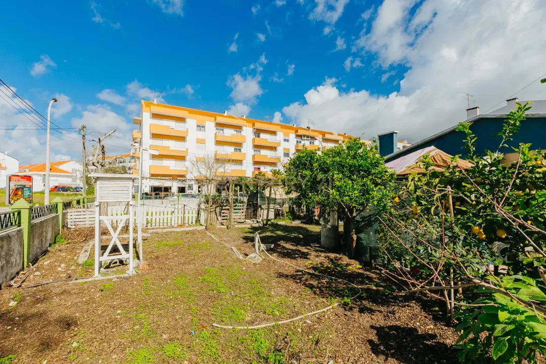 Montijo/Excelente Lote de Terreno com 1056m2 e Moradias para Remodelacao. - Image 22
