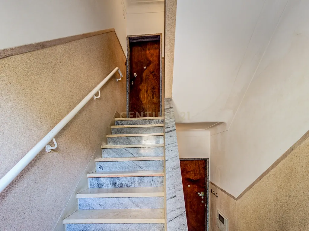 Apartamento T2 em Remodelação - Portela de Sintra - Image 20