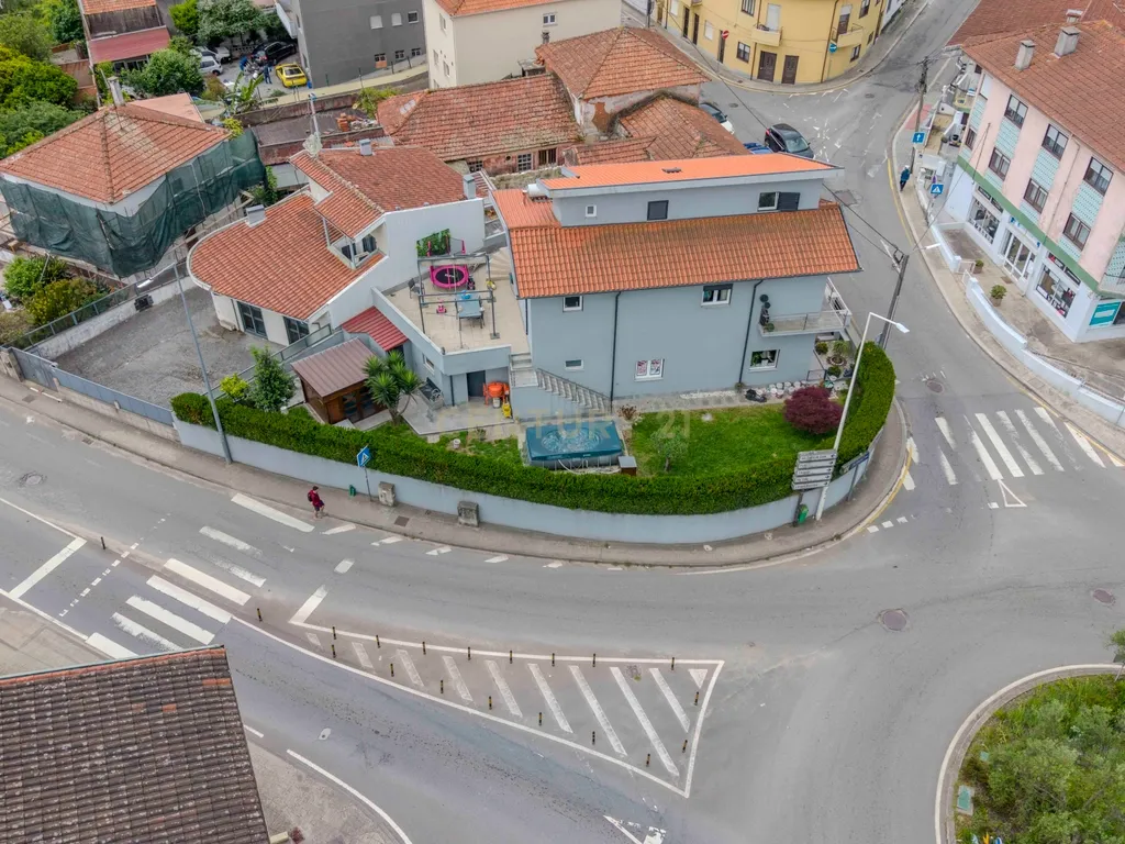 MORADIA NO CENTRO DE GONDOMAR - Image 44