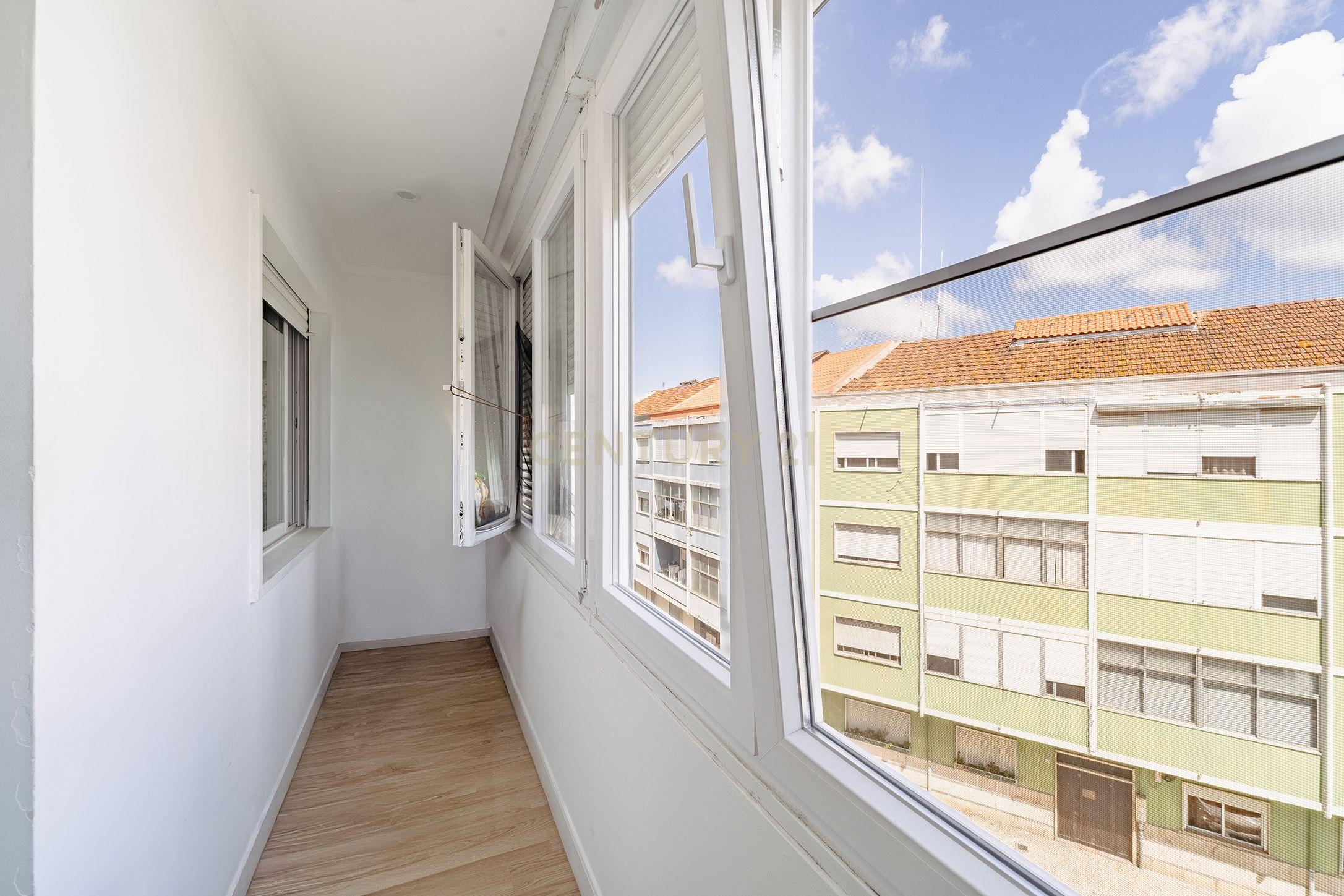 Fotografia 8 de Apartamento T1 - Paio Pires - Seixal