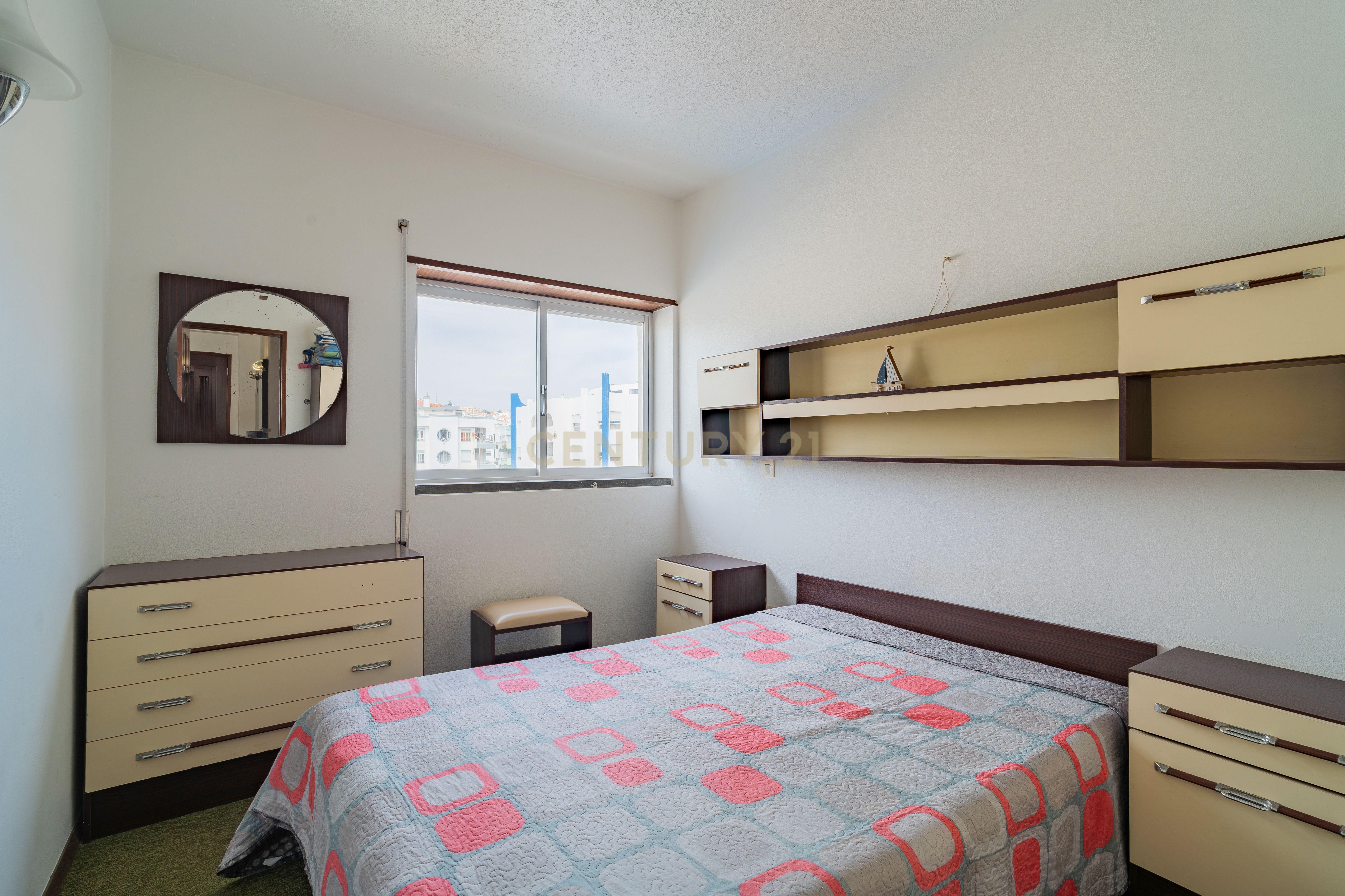 Fotografia 7 de Apartamento T2 à Venda | Nazaré | Vista Lateral para o Mar