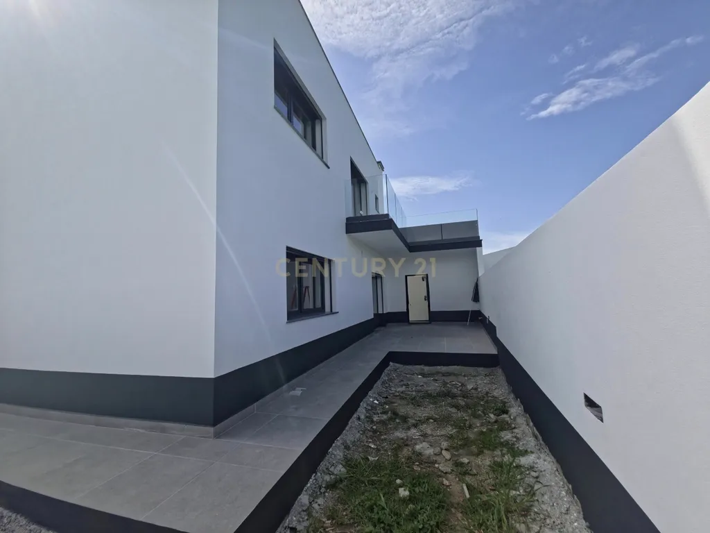 Moradia Nova T4 - Lourinhã - Image 34