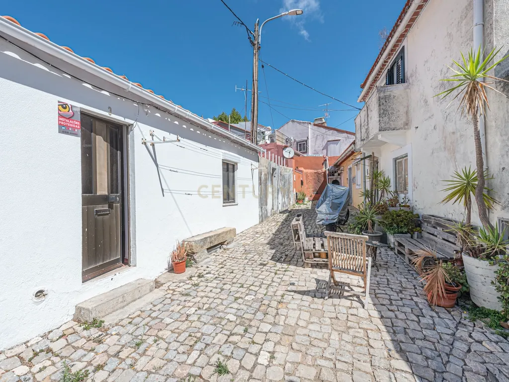 Moradia com 136 m2 de área útil localizada na Rua da Capela, Idanha Belas - Image 31