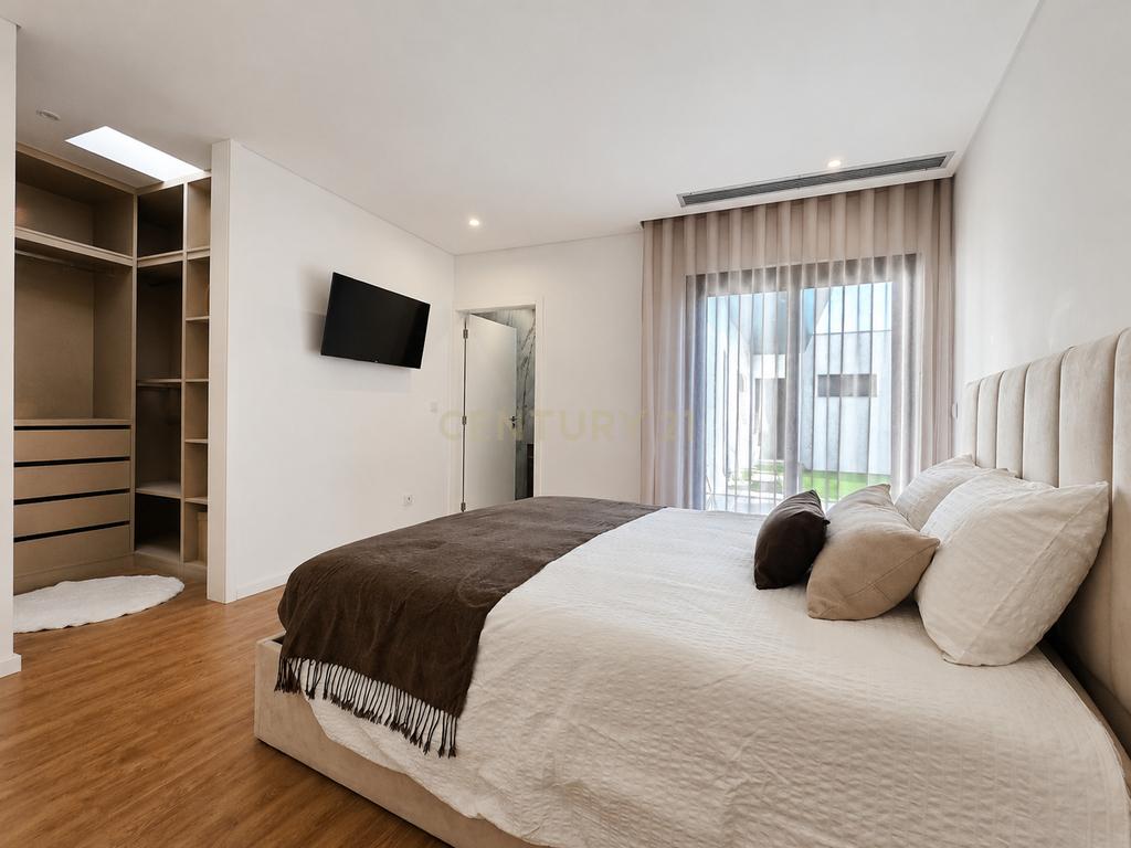 Moradia T3 térrea, moderna e pronta a habitar - Image 17
