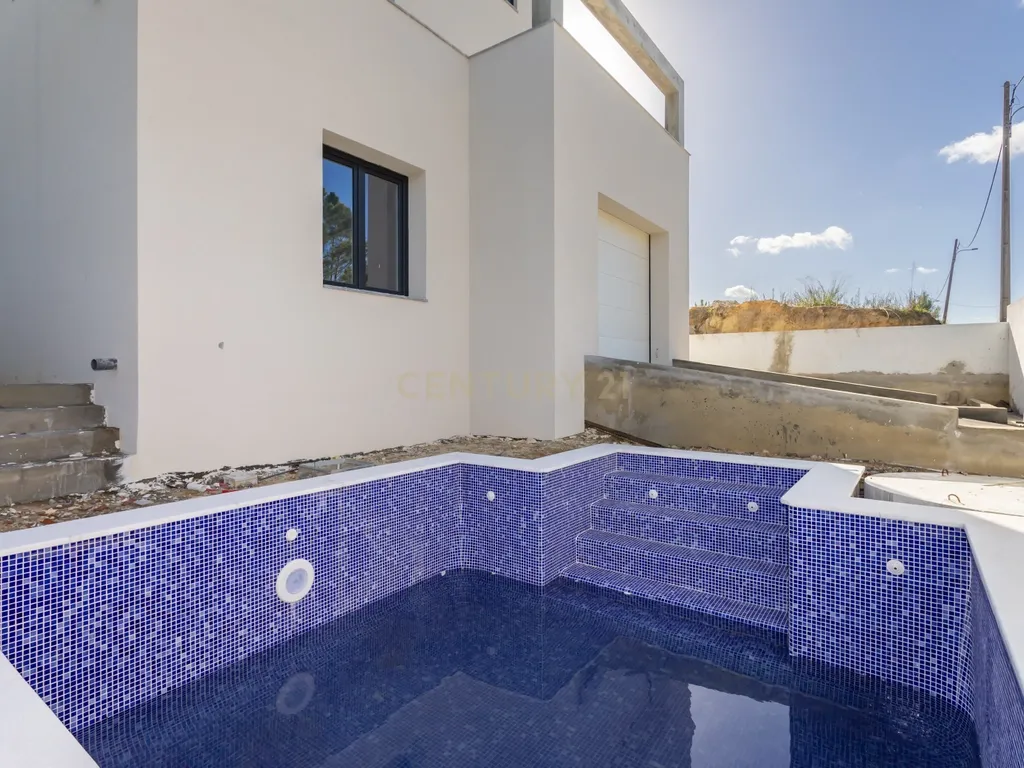 Carisma e boas áreas na sua Moradia Nova T4 Suites!!! no Pinhal do General - Image 91