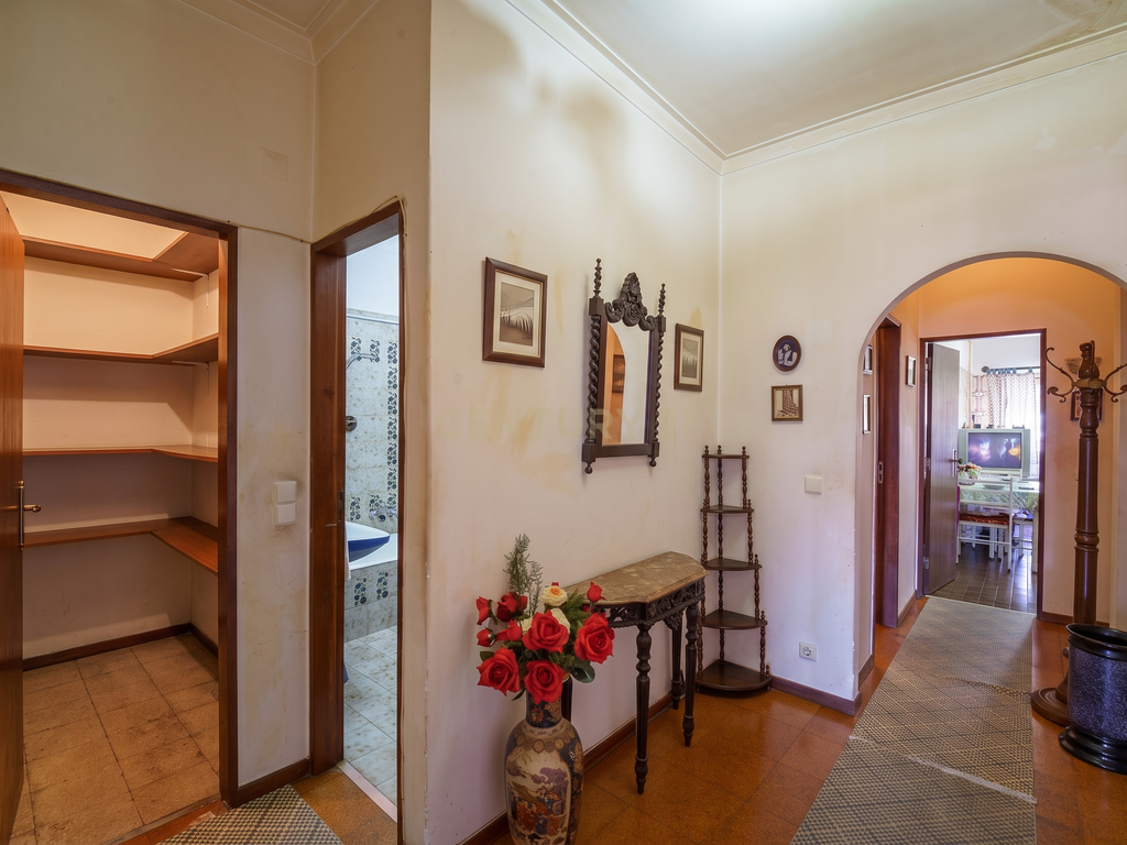 Apartamento T3 Almada - Image 2