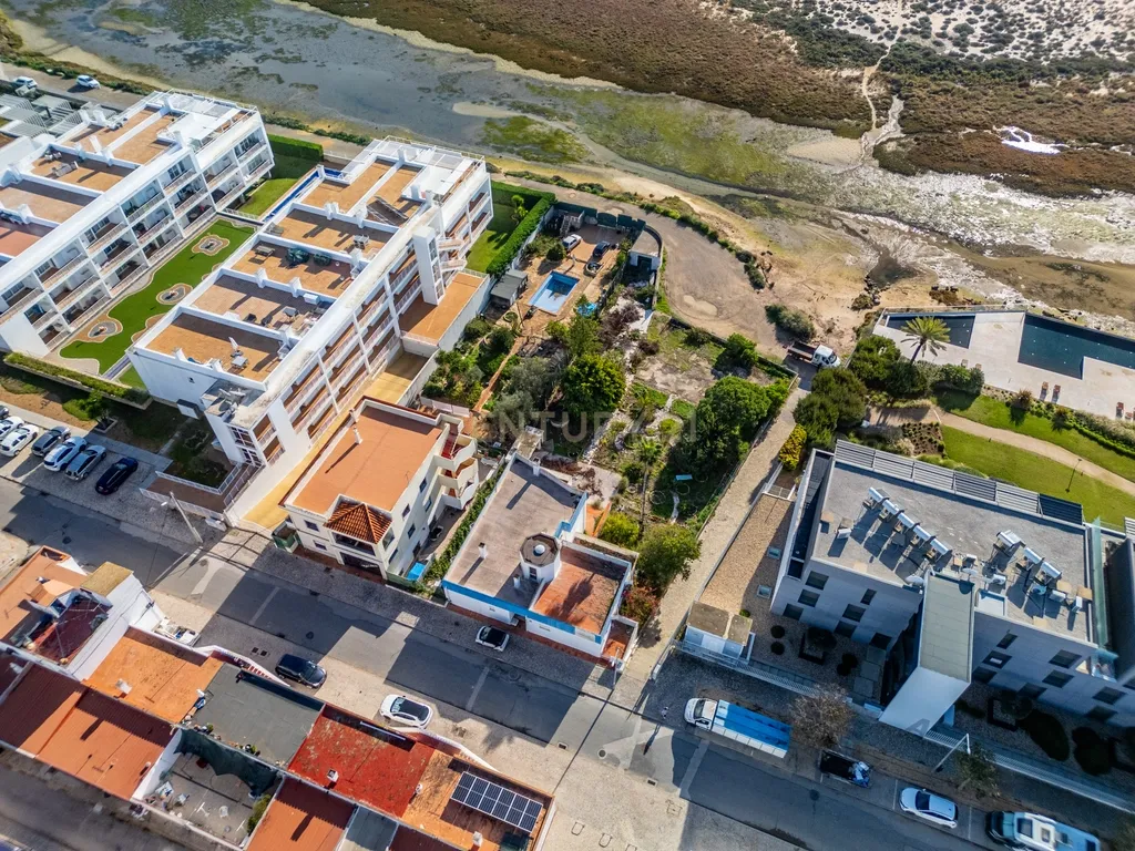 Terreno Urbano na 1.ª Linha da Ria Formosa com Projecto em Aprovação – Fuseta - Image 12