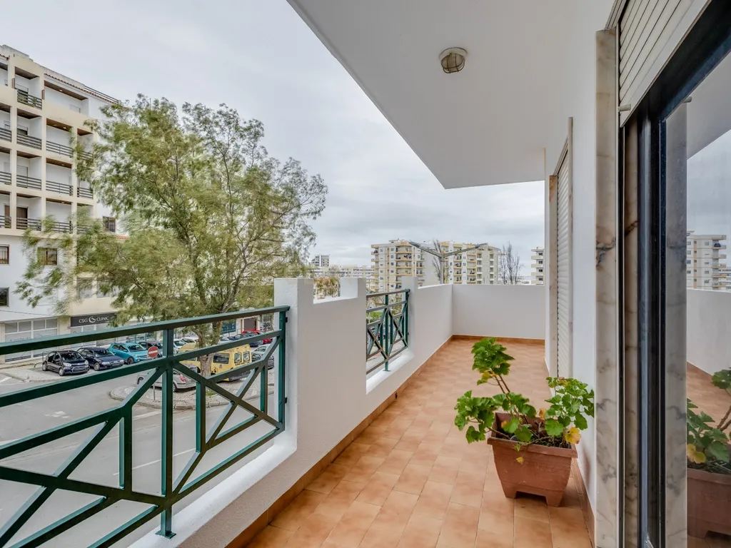 Apartamento T3 com vista mar em Faro - Image 25