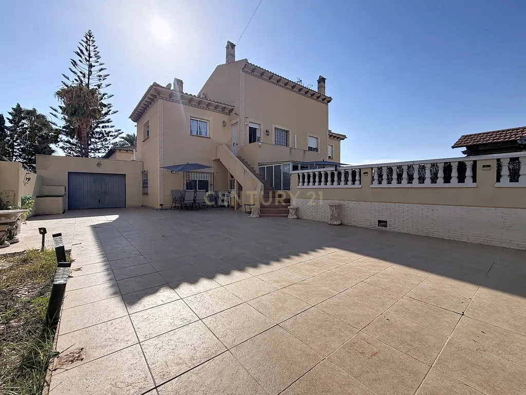Espetacular moradia, totalmente renovada, em Torreta Florida, Torrevieja. - Image 12