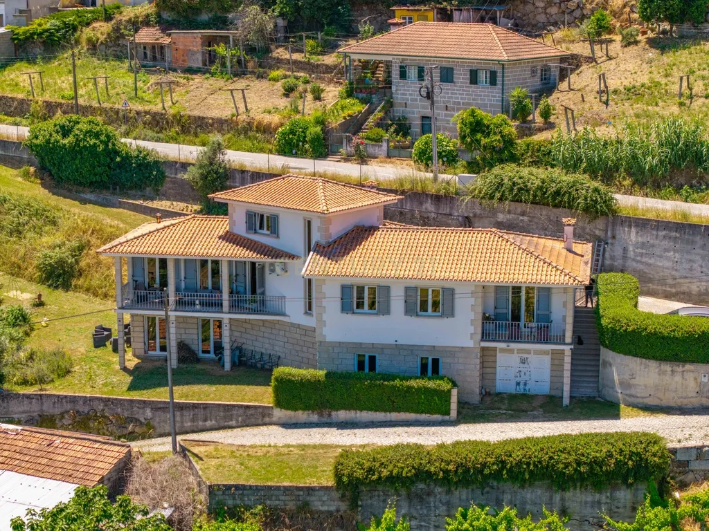Casa T3 em Valadares, Baião - Oportunidade Única! - Image 1