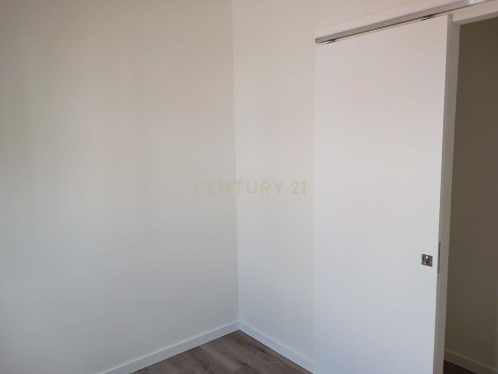 Arrenda-se Apartamento T2 no Porto – Localização Privilegiada com Garagem Fechada - Image 10