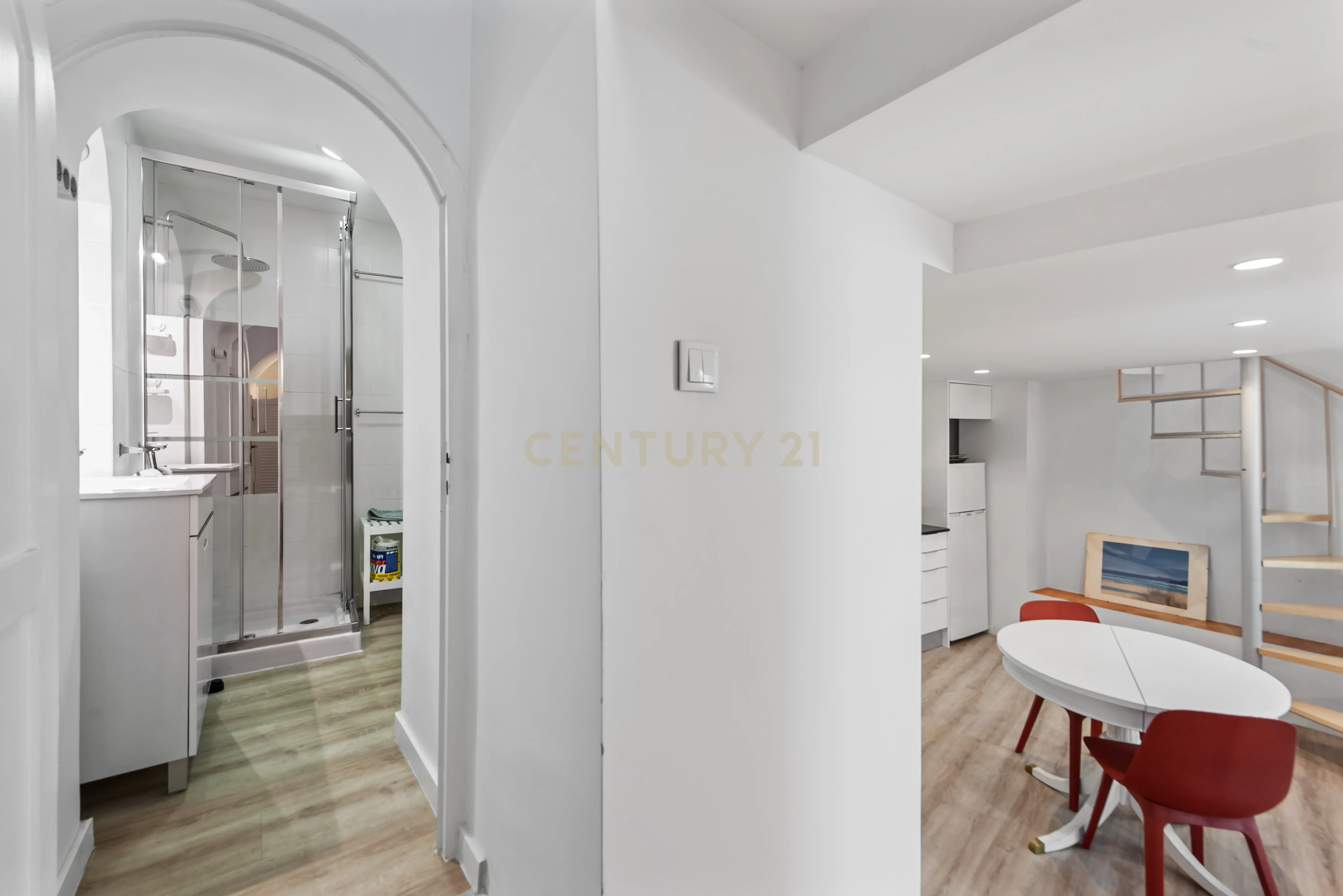Fotografia 11 de Loft T0+1 Renovado em Alcântara a 50 metros da futura estação de metro de Alcântara