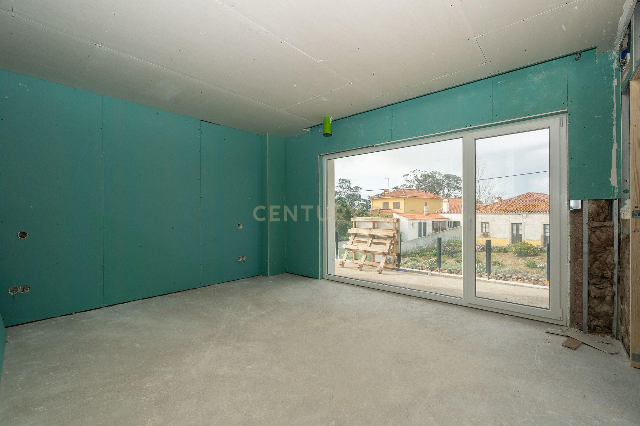 Moradia T3 de Arquitetura Moderna na Ericeira - Image 6