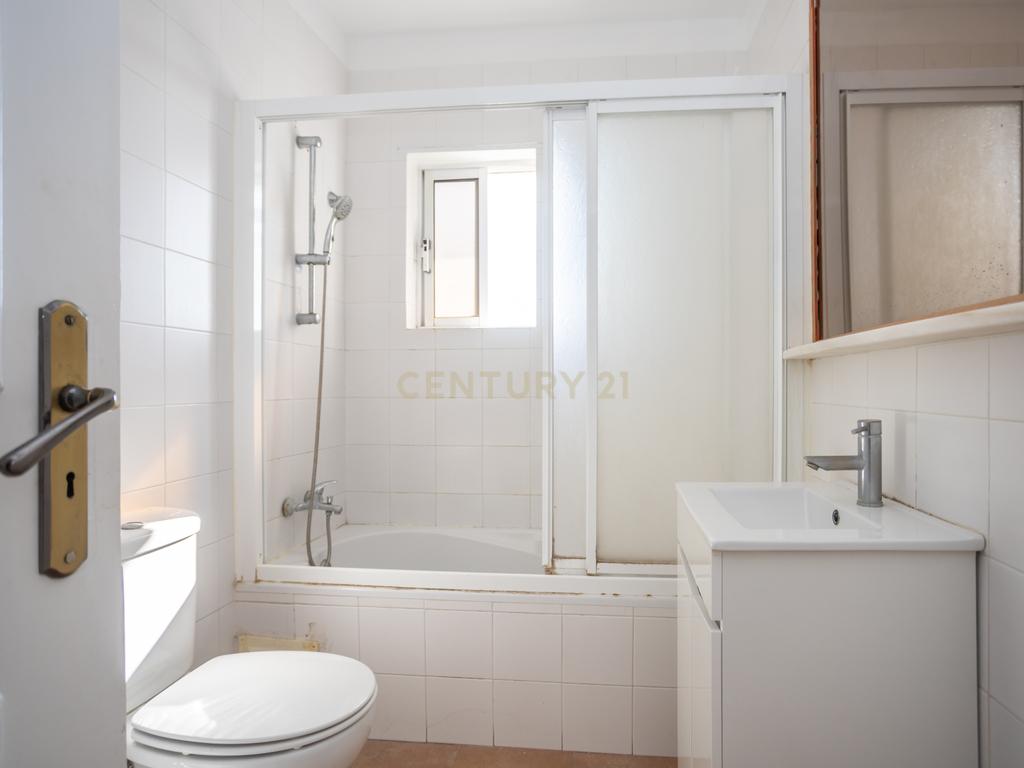 Apartamento T3 em Almada com Excelente Localização - Image 45