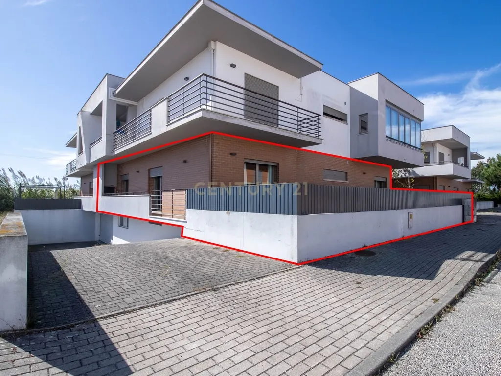T3 com Terraço de 63 m² e Garagem de 70 m² | Comeira, Marinha Grande - Image 31