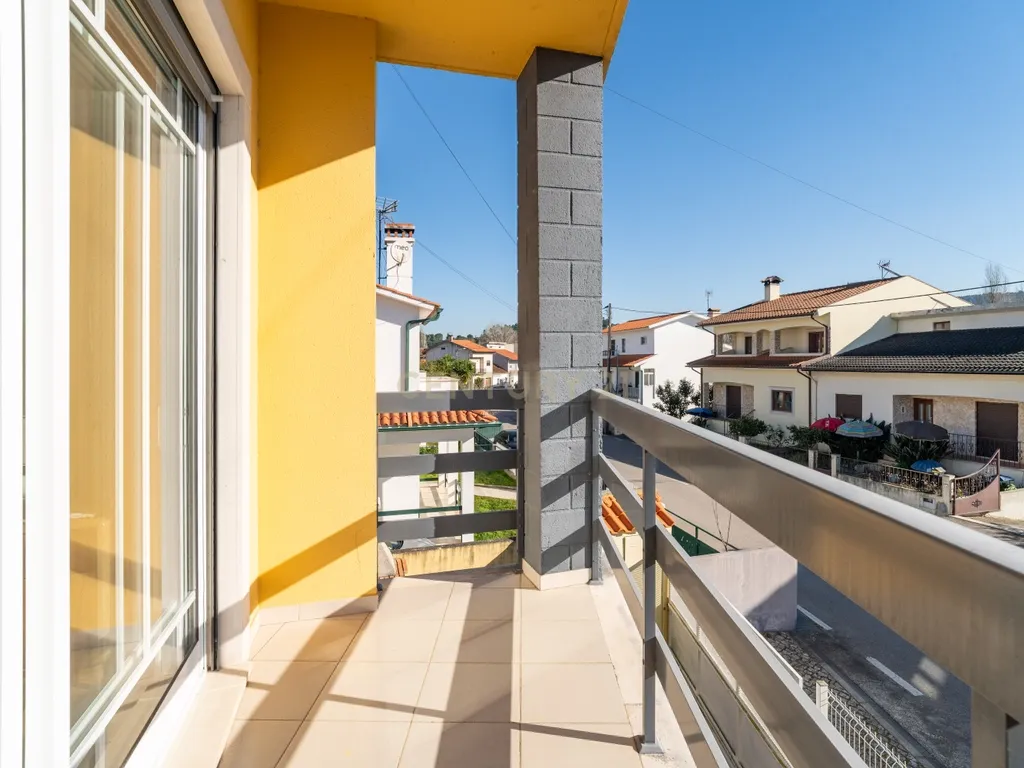 Moradia T4 com sótão versátil e excelentes acessos – uma oportunidade única - Image 27