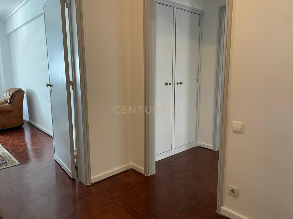 Arrenda-se Apartamento T4 na Portela — Conforto, Tranquilidade e Localização Privilegiada - Image 32