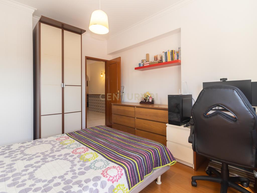 Apartamento T2 com Parqueamento, Elevador, Pronto a Habitar – Uma Oportunidade a Não Perder - Image 24