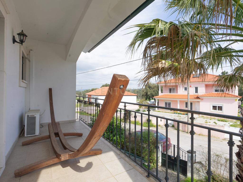 Moradia T4 + 1 - Lousã - Image 19