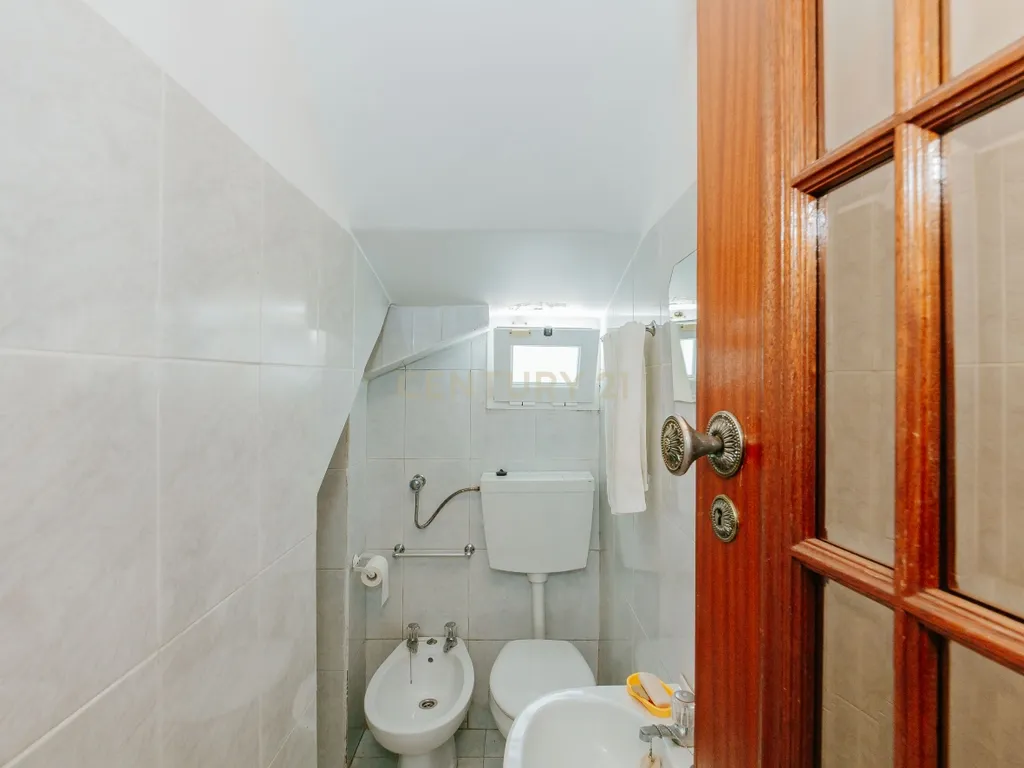 Arrendamento de Quarto para Estudante em Moradia em Lisboa - Image 20