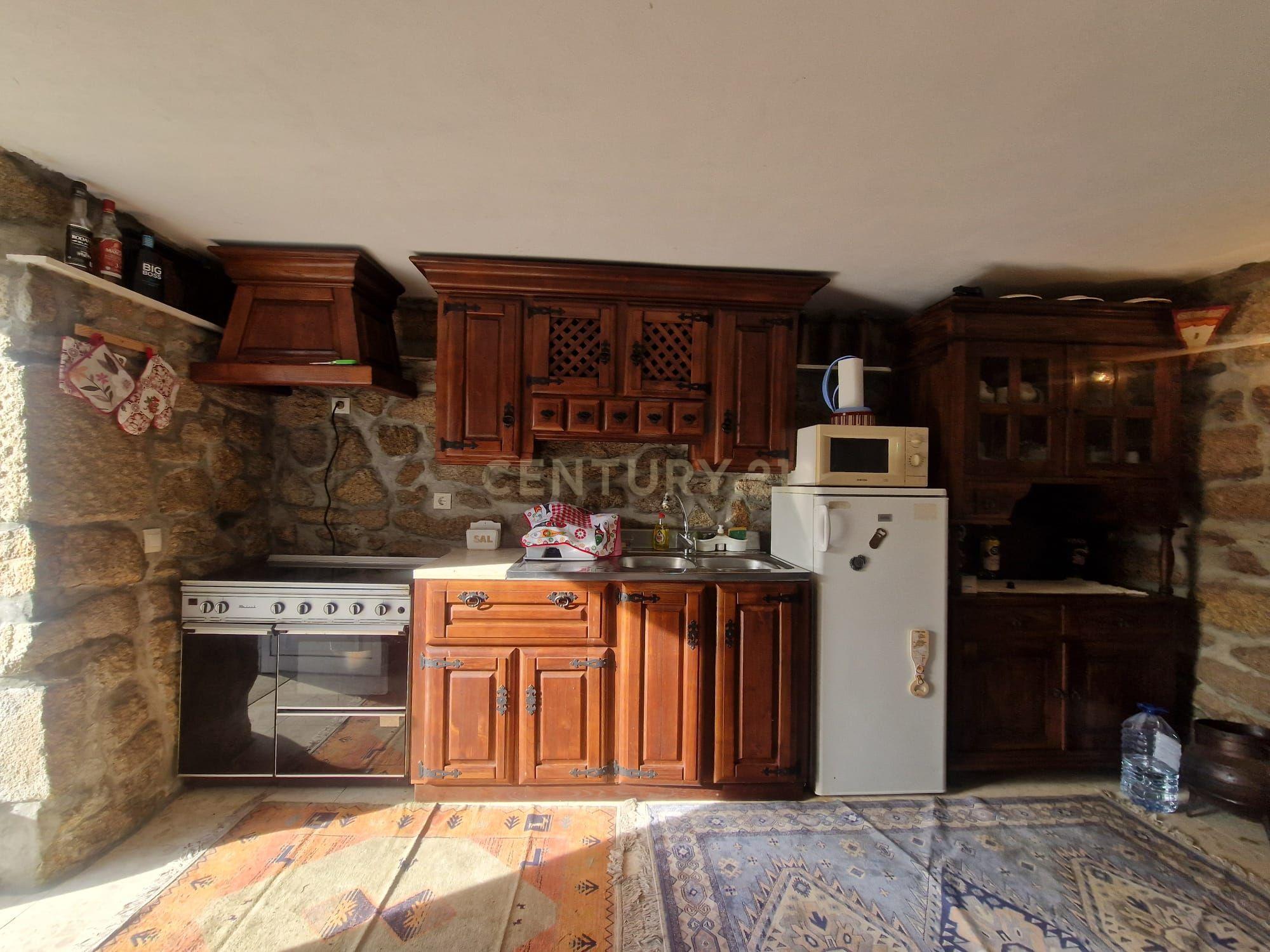 Casa De Pedra Na Serra Do Caramulo, Tondela - Image 6