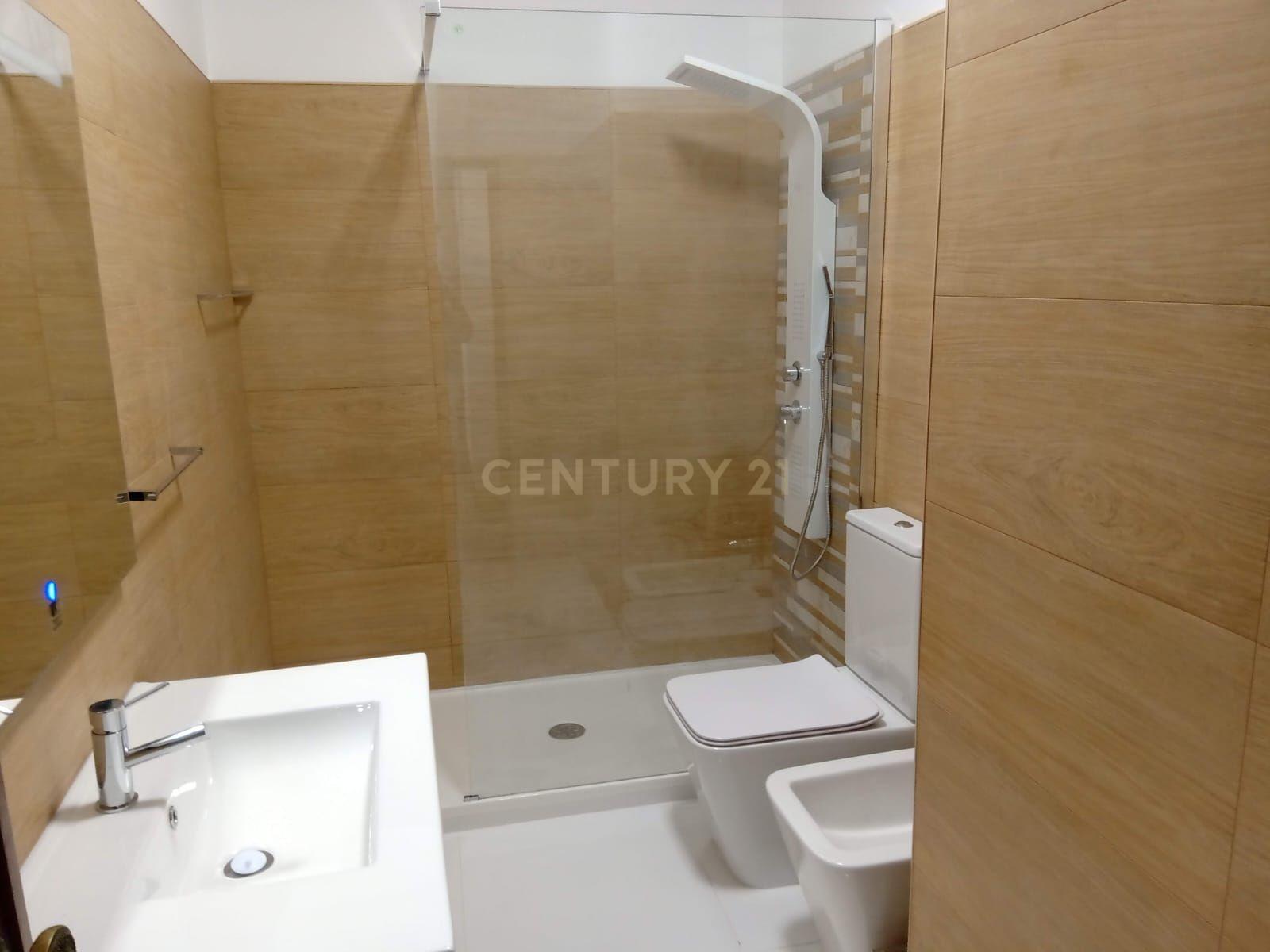 Fotografia 12 de Apartamento T3 Remodelado em Palmela – Espaço, Conforto e Luminosidade